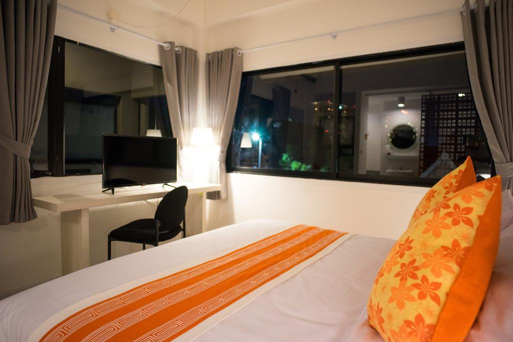 Hotel 202 House Chiang Mai Esterno foto